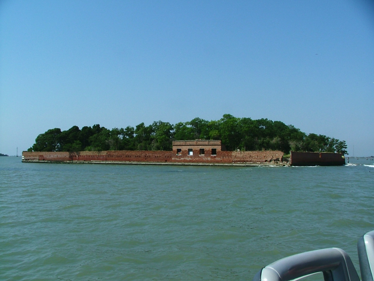 2004_0712Image0067 Island Near Venice.JPG